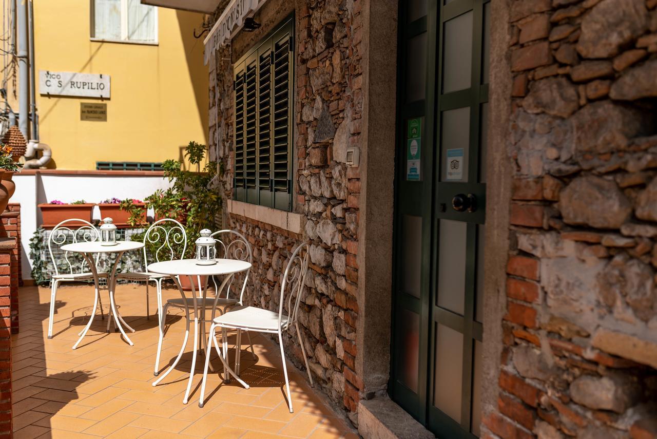 Dionisio Couette-café