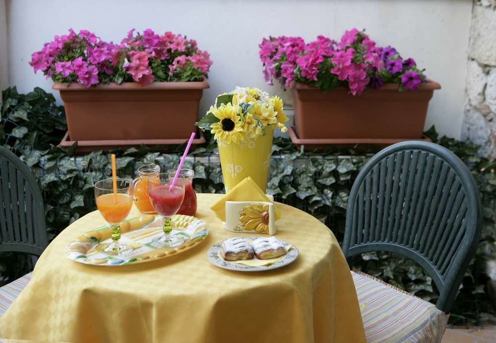 Couette-café Dionisio 3*